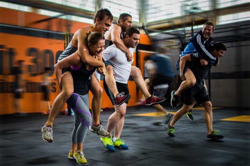 Práctica de crossfit: el esfuerzo llevado a un extremo peligroso.