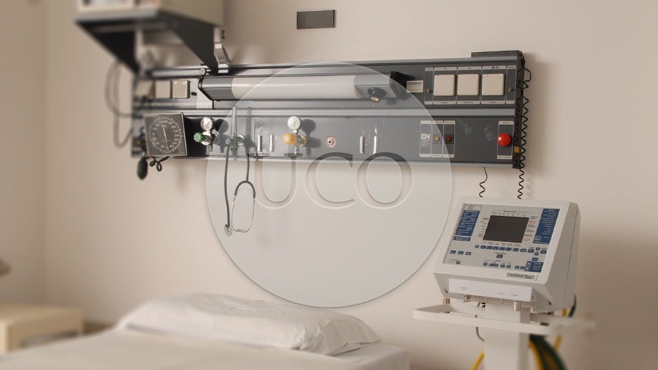 Imagen de marca UCO: cabecera de box de un paciente coronario.